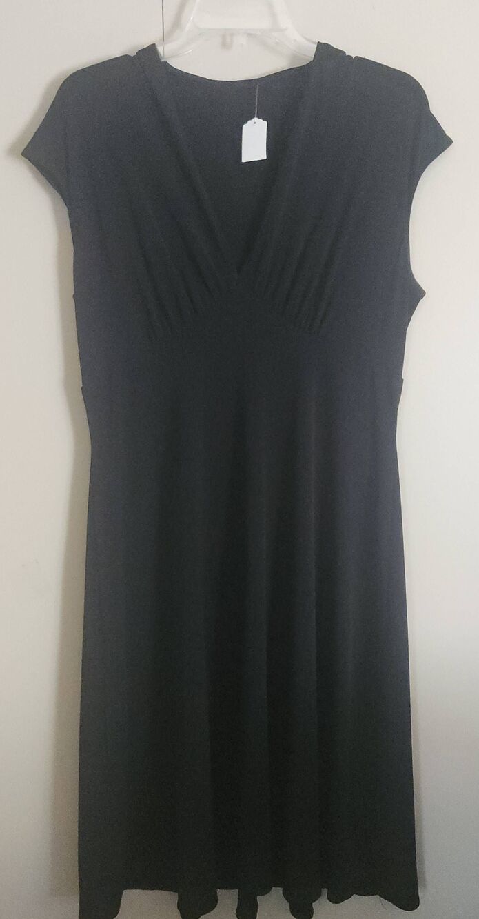 D41 BClassic back fit & flare v-neck cap sleeve dress-soft gathered empire waist